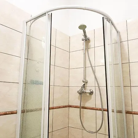 Absolute Oceanfront Appartamento Durrës